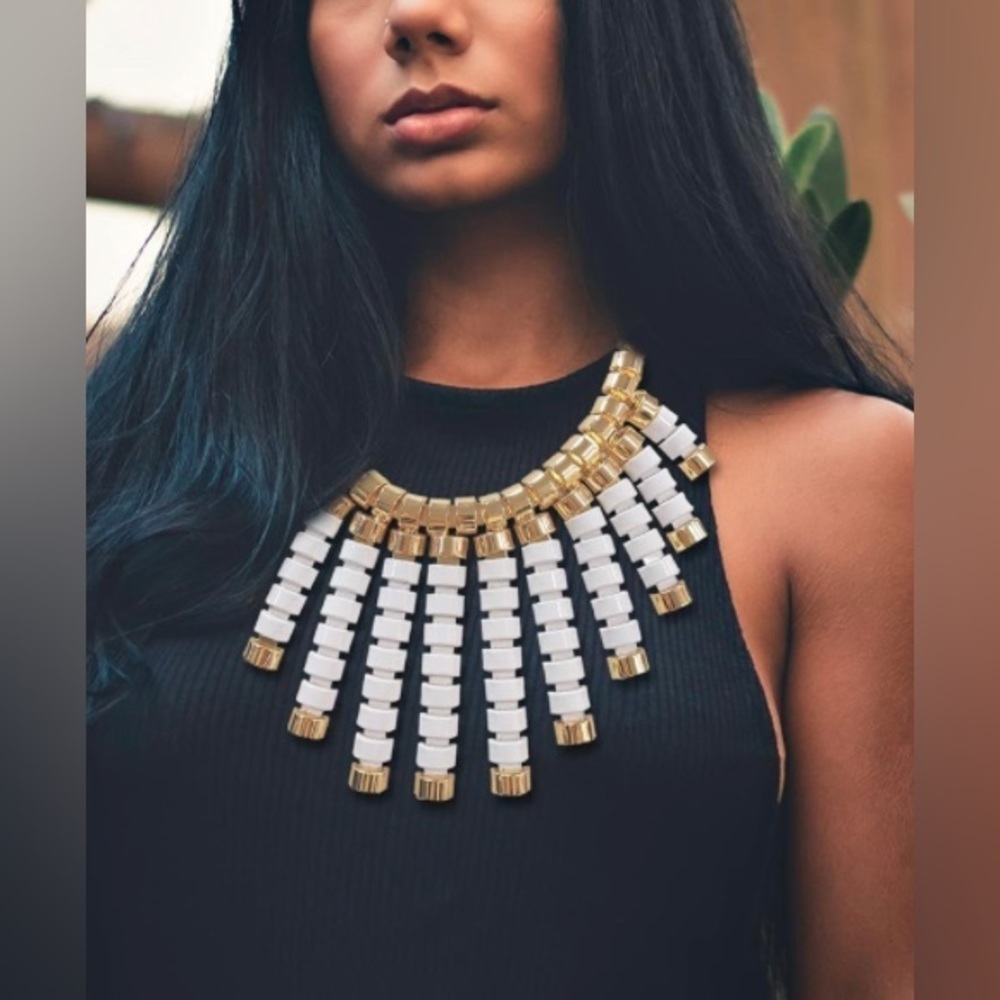 Gorgeous Chunky Metal Collar Necklace